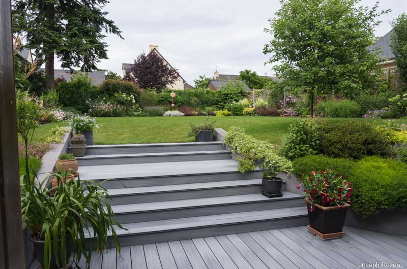 Vue du nouvel habillage de l'escalier du jardin